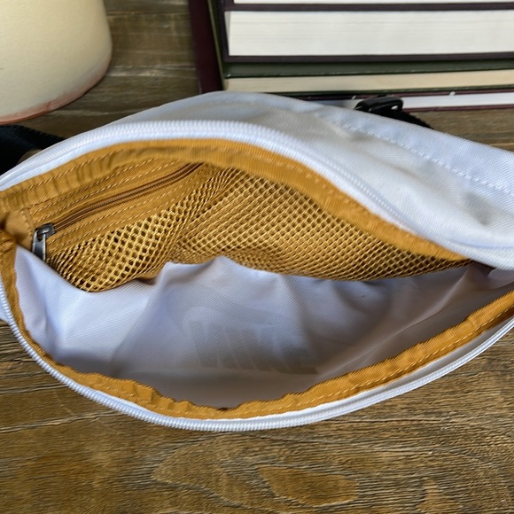 NIKE Fannie Pack Light Pale Blue - Picture 3 of 8